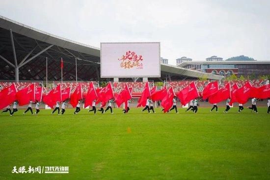 媒体指出，拜仁主帅图赫尔希望在冬窗签下一名后卫，而富安健洋被认为是拜仁考虑的目标之一，但阿森纳希望留下这位25岁的日本球员。